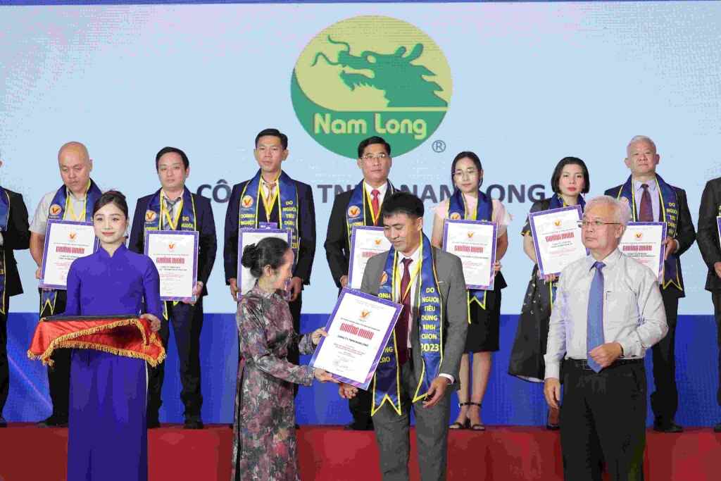 Găng tay cao su Nam Long đạt danh hiệu HVNCLC 2023