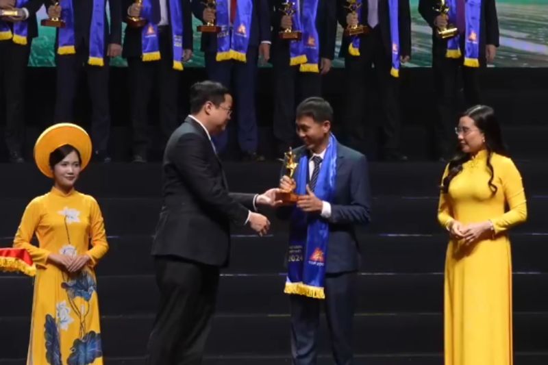 Găng tay cao su Nam Long đoạt giải Top 200 Giải thưởng Sao Vàng Đất Việt năm 2024
