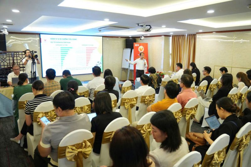 Người tiêu dùng ngày càng chuộng mua hàng theo xu hướng đa kênh