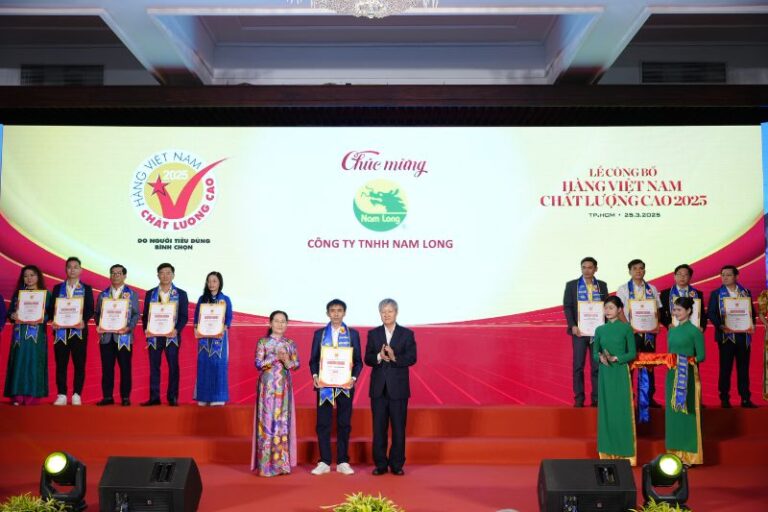 Găng tay cao su Nam Long 13 năm liên tiếp đạt danh hiệu Hàng Việt Nam Chất Lượng Cao