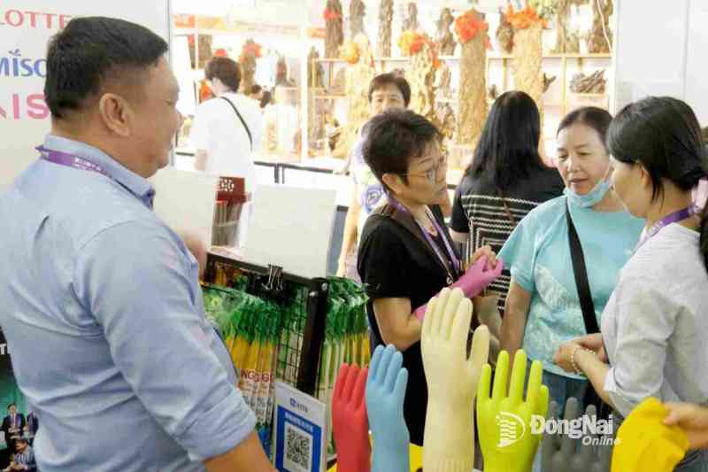 Đồng Nai găng tay cao su Nam Long