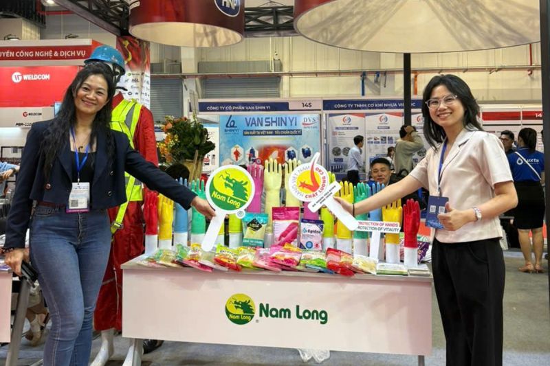 Găng tay cao su Nam Long sôi nổi tại Diễn đàn Công nghiệp hỗ trợ & Hội nghị kết nối cung cầu chuỗi cung ứng 2025