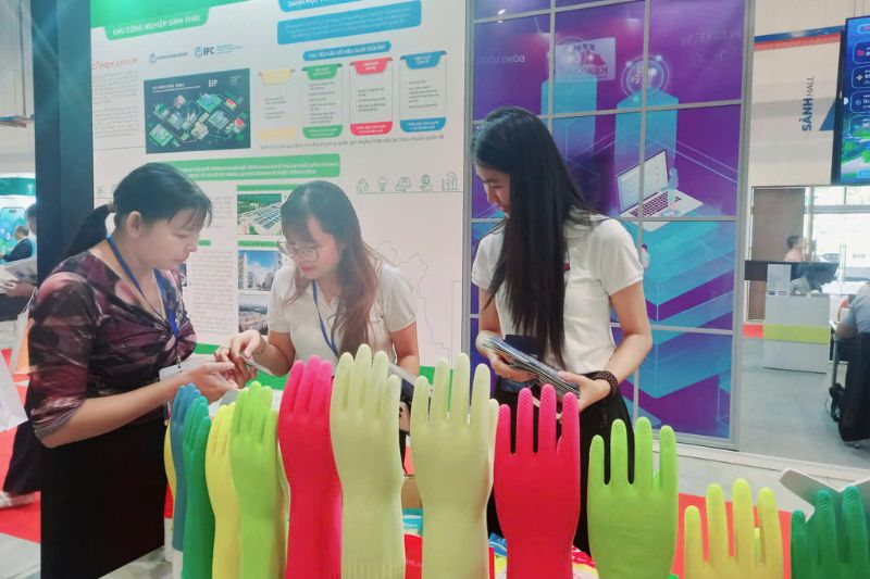 Găng tay cao su Nam Long sôi nổi tại Diễn đàn Công nghiệp hỗ trợ & Hội nghị kết nối cung cầu chuỗi cung ứng 2025