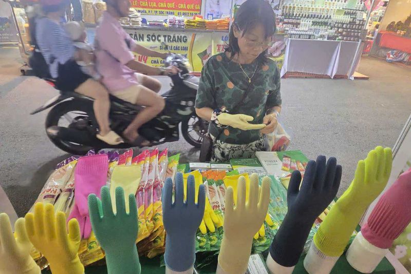 Từ ngày 24/11 đến 30/11/2025, Tuần lễ Hội chợ Triển lãm Sản phẩm Công nghệ Nông thôn Tiêu biểu vùng Đông Nam Bộ – Đồng Nai 2025 đã diễn ra sôi nổi tại Trung tâm Xúc tiến Đầu tư, Thương mại và Du lịch Đồng Nai.