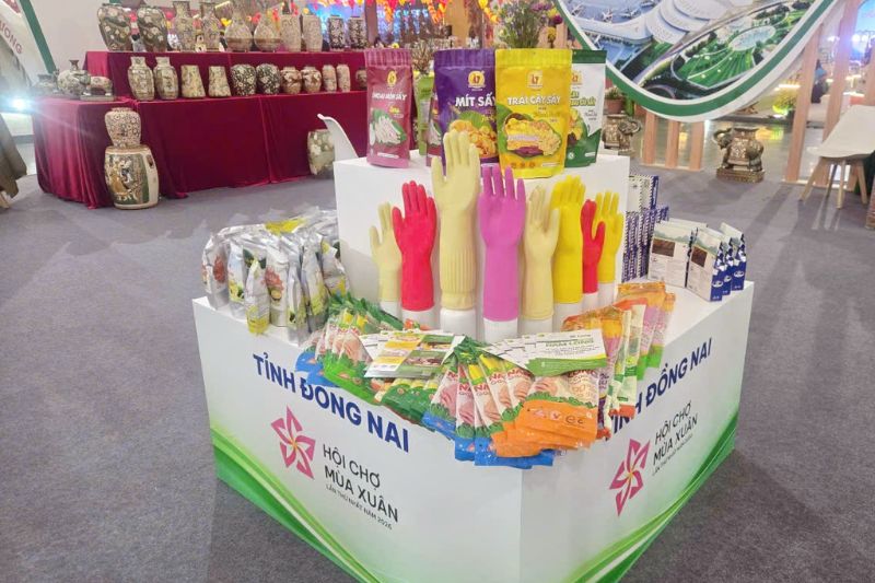 Găng tay cao su Nam Long tỏa sáng tại Hội chợ Mùa Xuân 2026