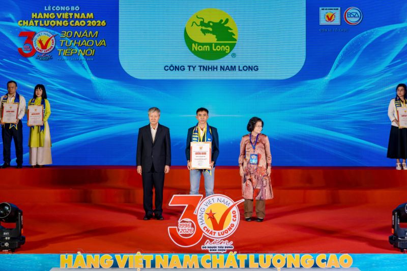 Găng tay cao su Nam Long nhận danh hiệu Hàng Việt Nam chất lượng cao