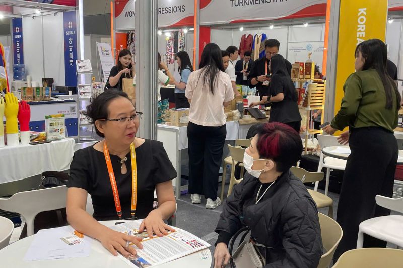 Găng tay cao su Nam Long Korea Import Expo 2026