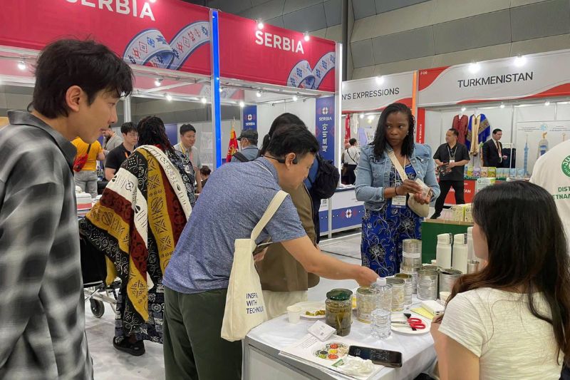 Găng tay cao su Nam Long Korea Import Expo 2026