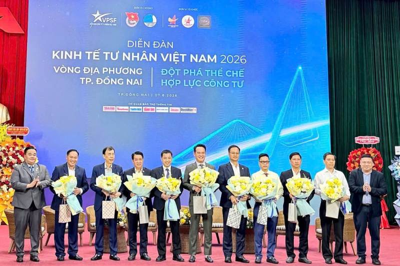 Găng tay cao su Nam Long tại Diễn đàn kinh tế tư nhân Đồng Nai