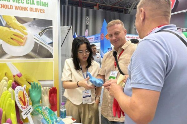 găng tay cao su Nam Long tại Vietnam International Sourcing 2026